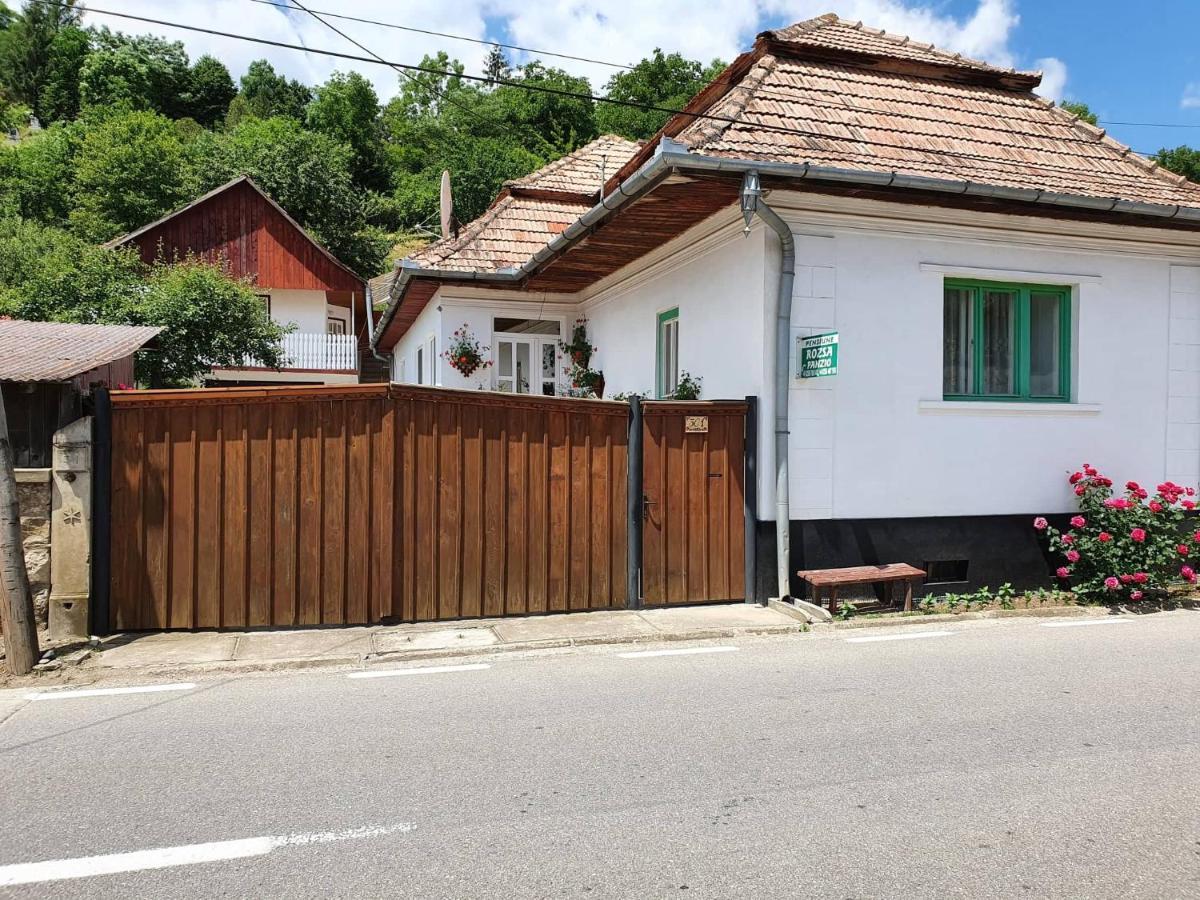 Bed and Breakfast Rozsa Panzio Rimetea Esterno foto